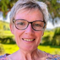 Louise Hutchings