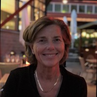 Pia H Gelhaar