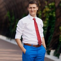 Александр Николаев