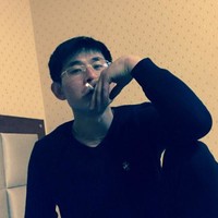 李文伟