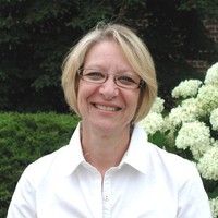 Joan Oates, Sphr