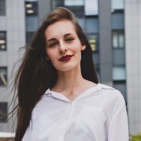 Yana H.
