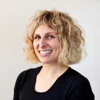 Leah Komos