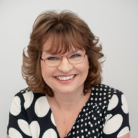 Yvonne Ray