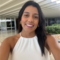 Laura Oliveira