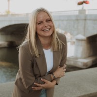 Mae Drost