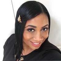 Angela Holmes