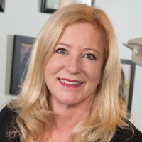 Dr. Suzanne Popp
