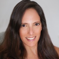 Claudia Safian