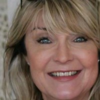 Lynne ROSS