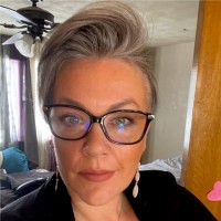 Suzanne Day