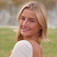 Leslie Dolan