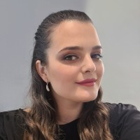 Ana Lisa Oliveira