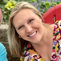 Kori Neely, Pe