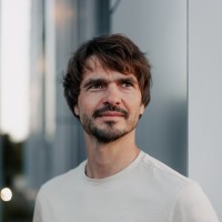 Jonas V.