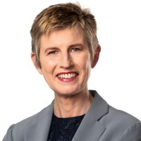 Dr Bronwyn Evans AM