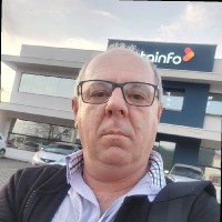 Adair Stringari