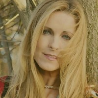 Debra Alzuro