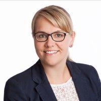 Dr. Yvonne Leber