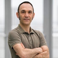 Cem Yak