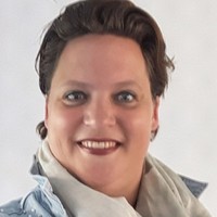Nadine Van Loon