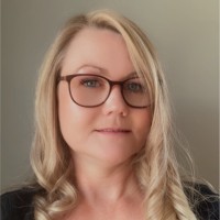 Angela Darcy, Mba Mahri