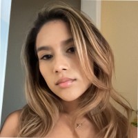 Danna Flores