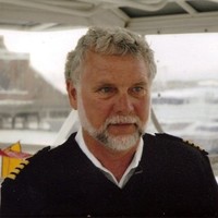 Roger R Smith