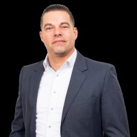 Aris Bakker
