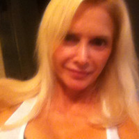 Shelli August
