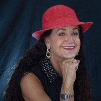 Suzanne Stacy