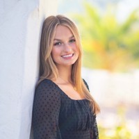 Courtney Kelly