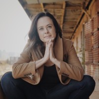 Lyndsay Ward