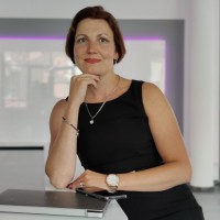 Dr. Elena Borgardt