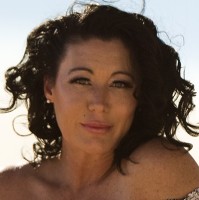 Tess Albanis