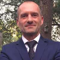 Israel Lozano Barragán