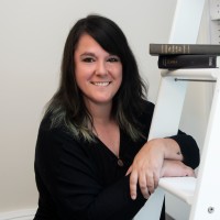 Angela Moore, Abr