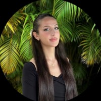 Mia Razavi