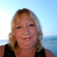Sandra White