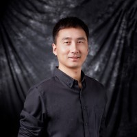 尹小龙