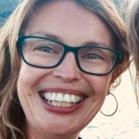Kirsty Robertson