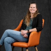 Yvette Van Es