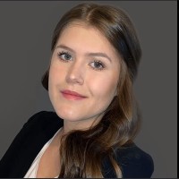 Laura Maxones