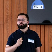Benedikt E.