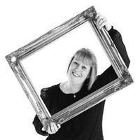 jayne staines