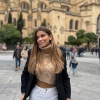 Andrea Bueno