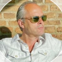 Henk Van Den Hoek