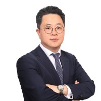 김우석