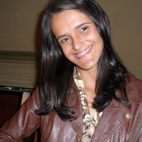 Kênia Santos