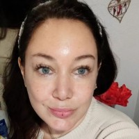 Claudia Exner